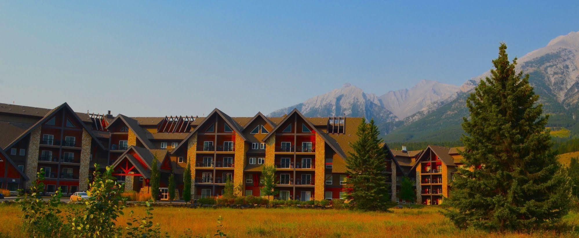 Paradise Resort Club And Spa Канмор Екстериор снимка