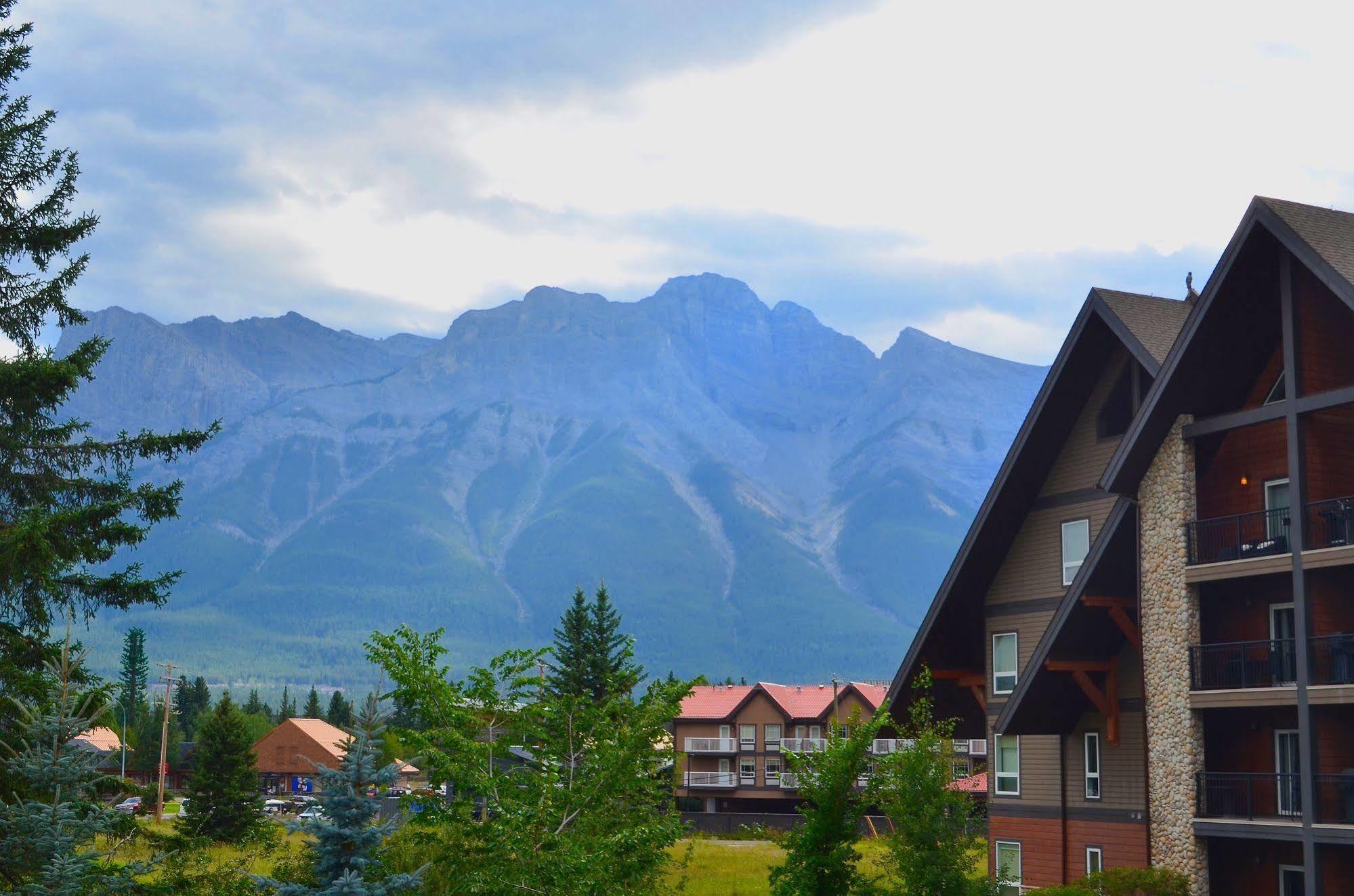 Paradise Resort Club And Spa Канмор Екстериор снимка